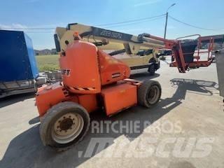 JLG M 450 AJ 曲臂高空工作平台