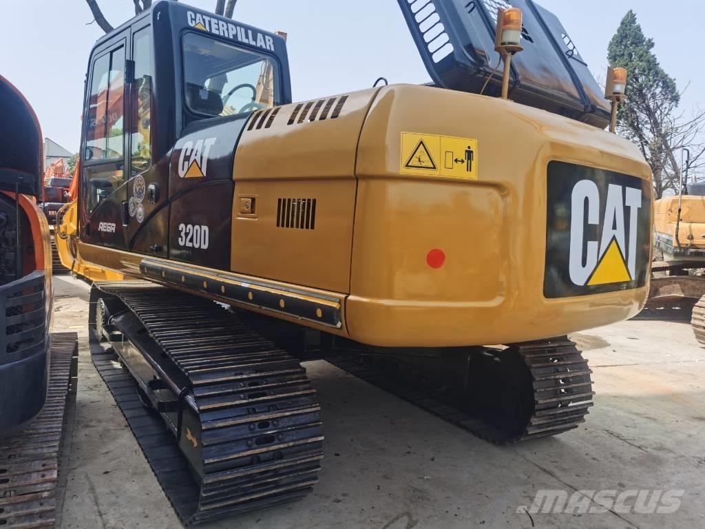CAT 320 D2 履带挖掘机