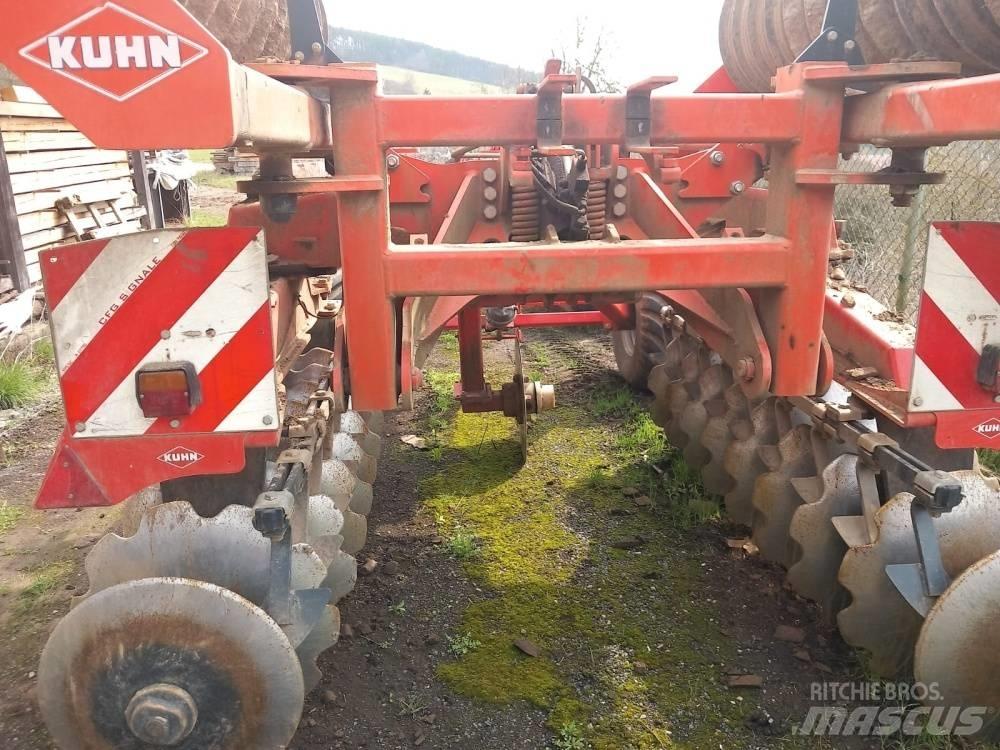 Kuhn Discover XM 2 钉齿耙