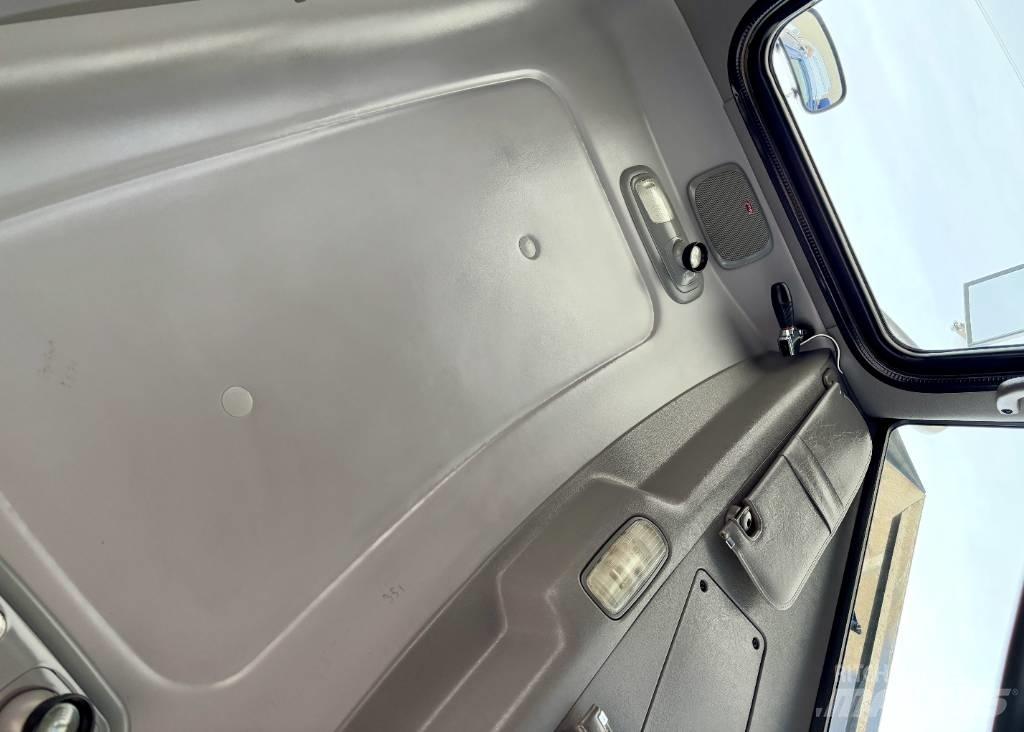 Peterbilt 365 牵引车