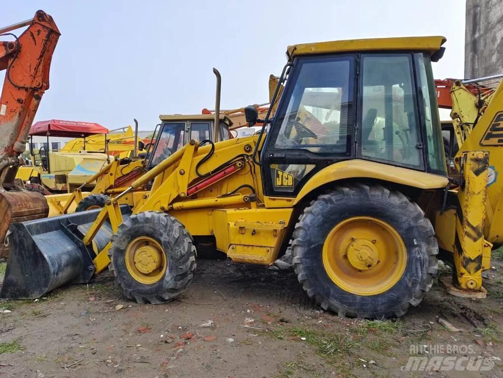 JCB 3cx 反铲装载机