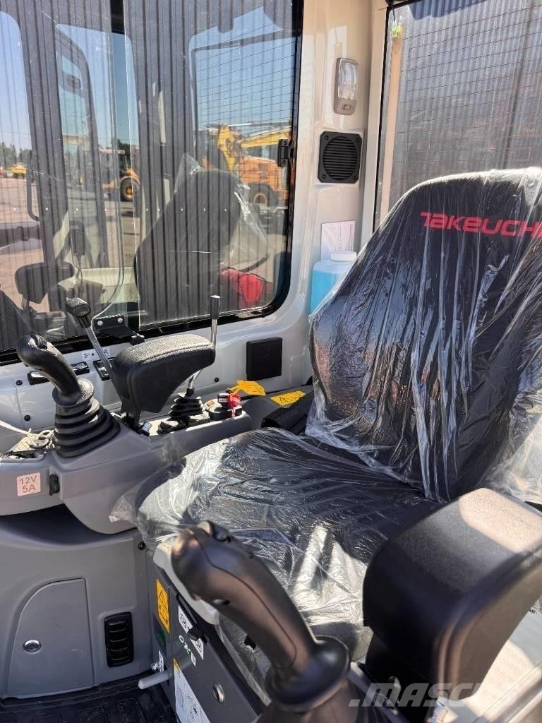 Takeuchi TB 320 小型挖掘机