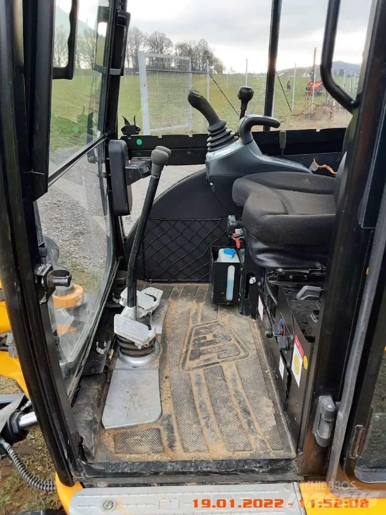 JCB 8029 CTS 小型挖掘机