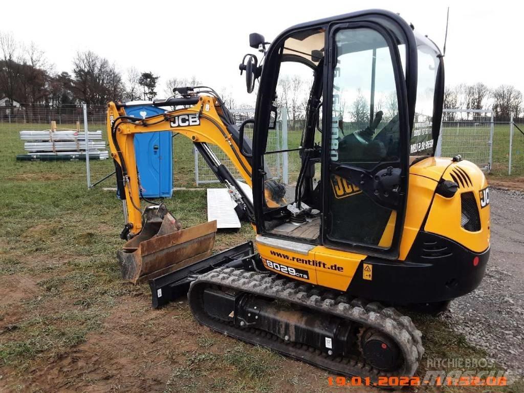 JCB 8029 CTS 小型挖掘机