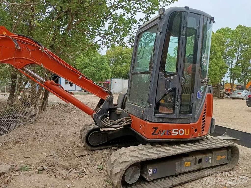 Hitachi ZX50U 小型挖掘机