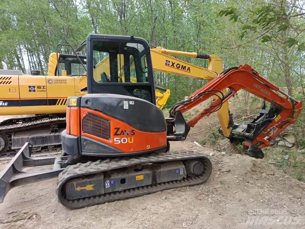 Hitachi ZX50U 小型挖掘机