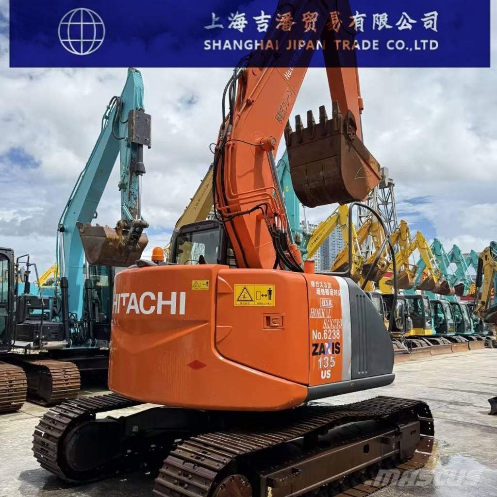 Hitachi ZX 135 履带挖掘机
