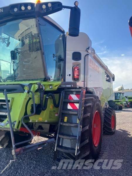 CLAAS TRION 750 联合收割机