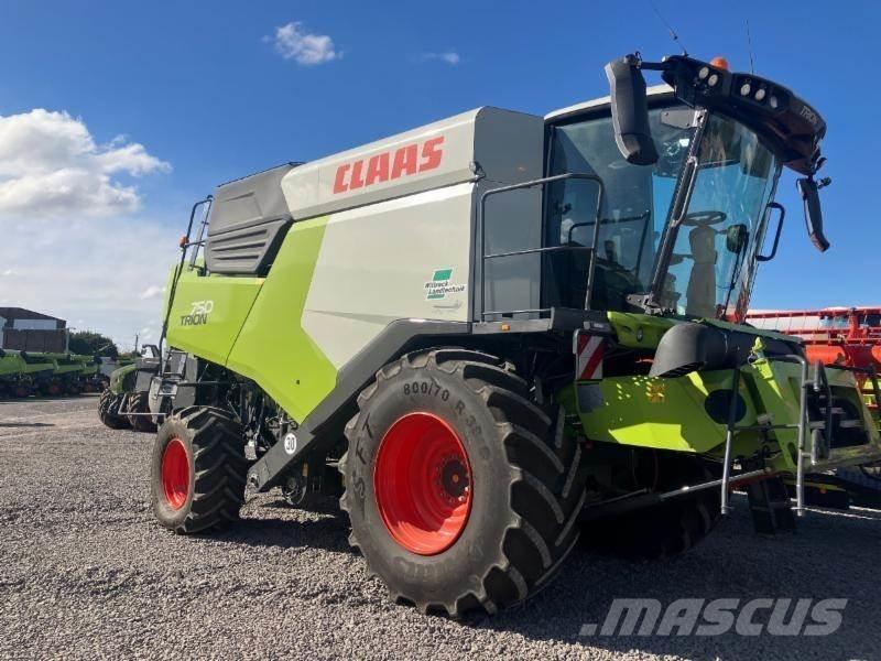 CLAAS TRION 750 联合收割机