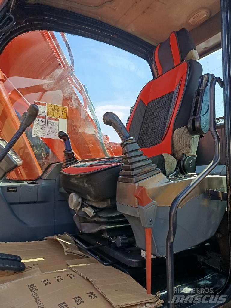 Doosan DX150 LC 履带挖掘机