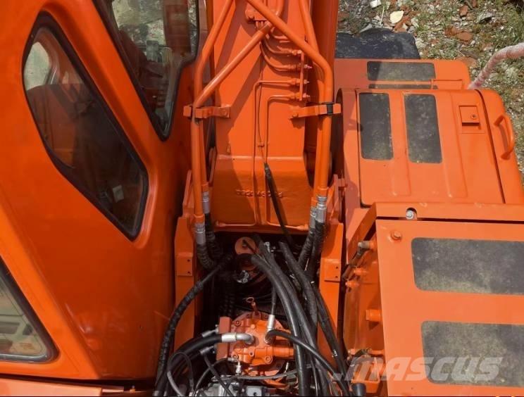 Doosan DH150W-7 轮式挖掘机