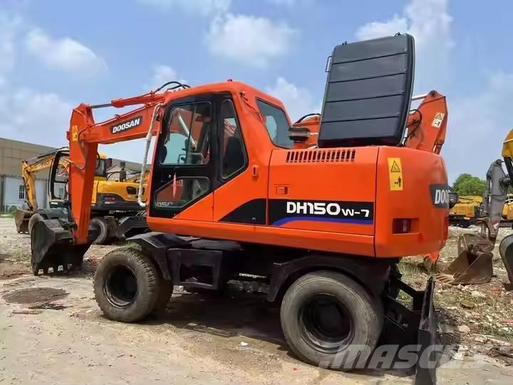 Doosan DH150W-7 轮式挖掘机