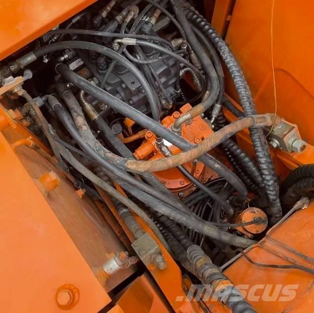 Doosan DH150W-7 轮式挖掘机