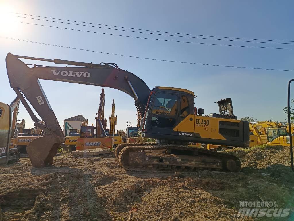 Volvo EC 240 履带挖掘机