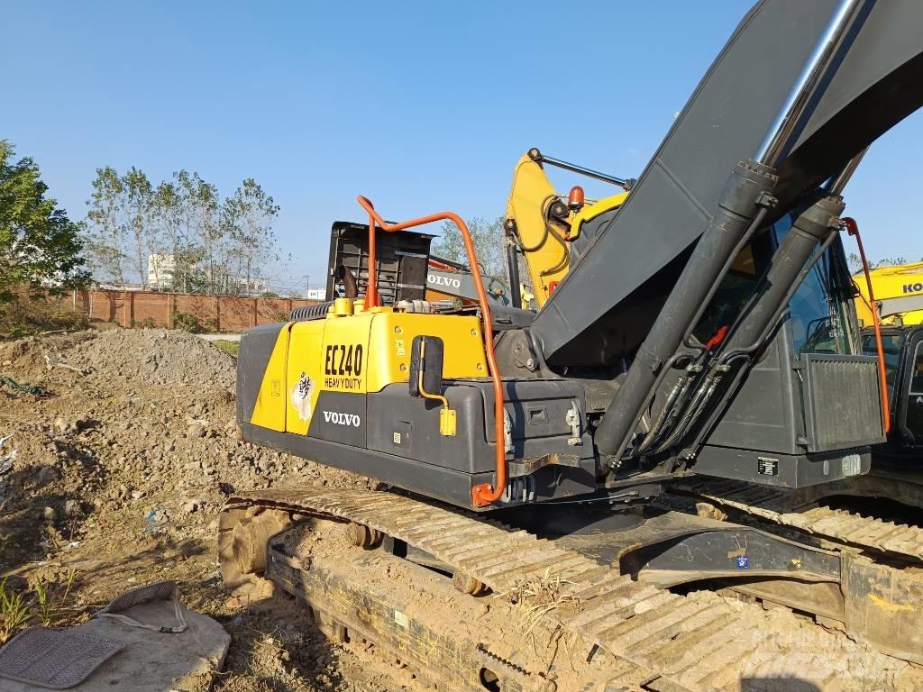 Volvo EC 240 履带挖掘机