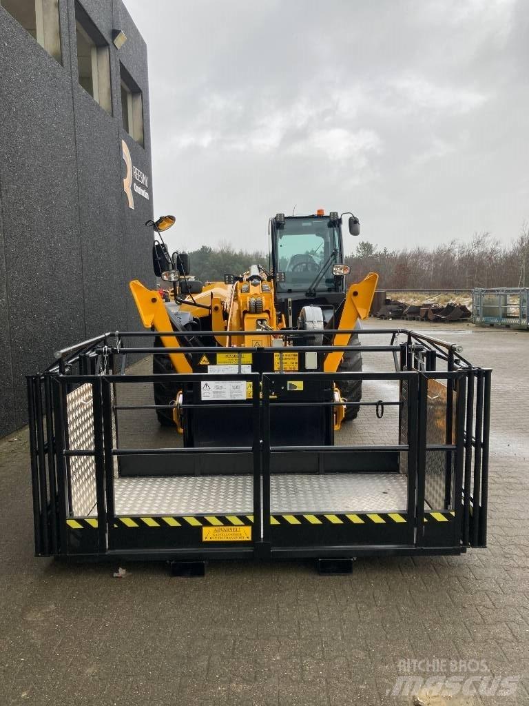 JCB 540-180 伸缩臂叉装车|叉装车