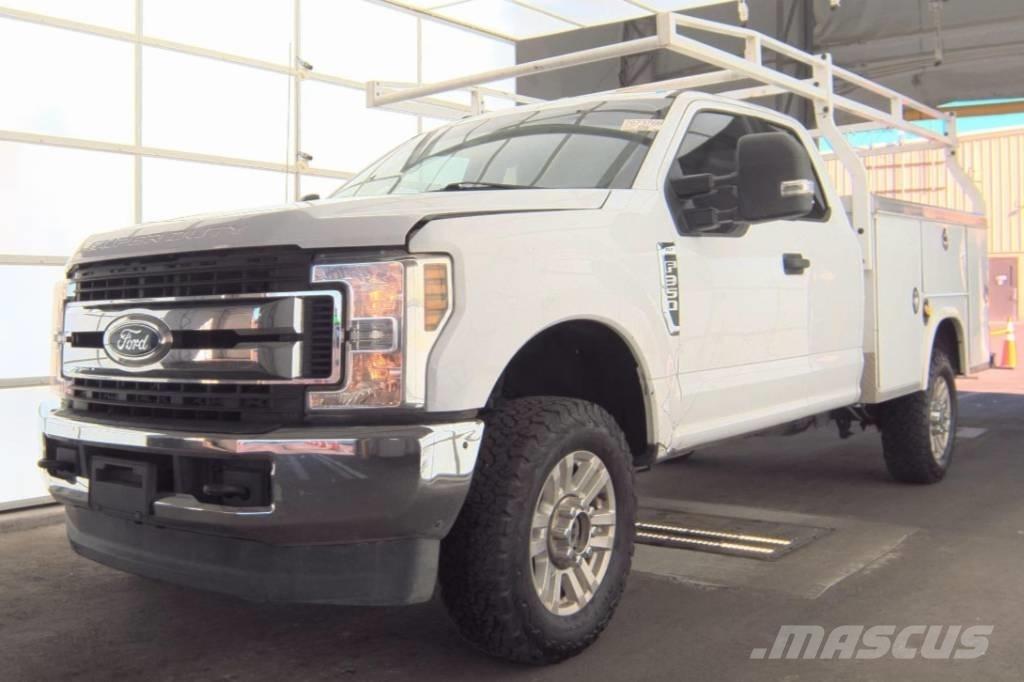 Ford F 350 XLT SD 皮卡车