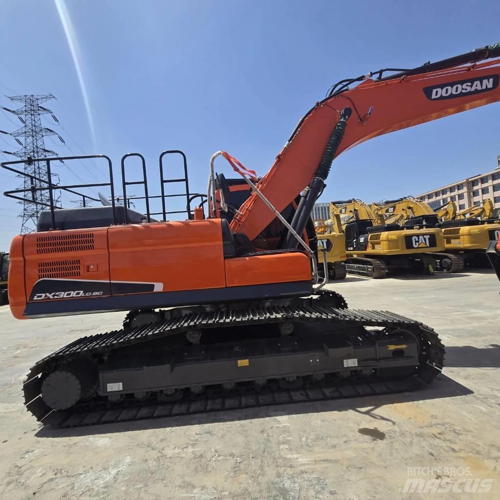 Doosan DX 300 LC 小型挖掘机