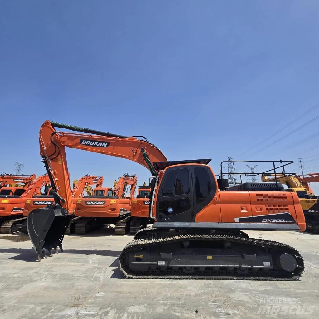 Doosan DX 300 LC 小型挖掘机