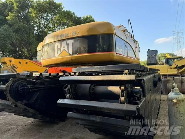 CAT 320 C 水陆两栖挖掘机