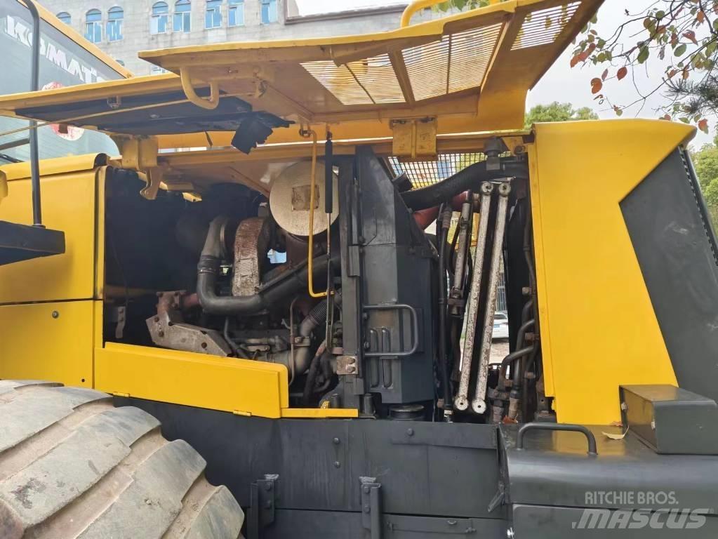 Komatsu WA 470 轮式装载机