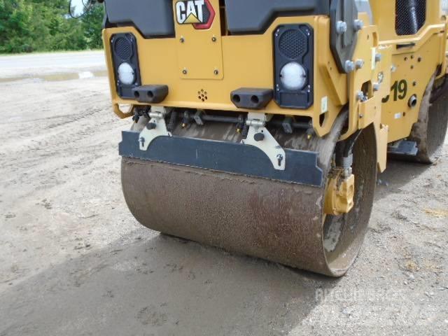 CAT CB2.5GC 双轮压路机