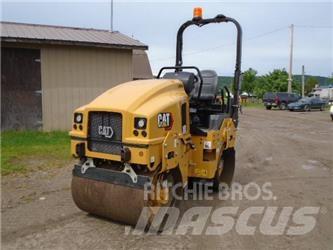 CAT CB2.5GC 双轮压路机