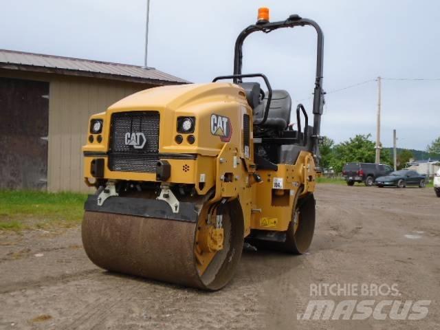 CAT CB2.5GC 双轮压路机