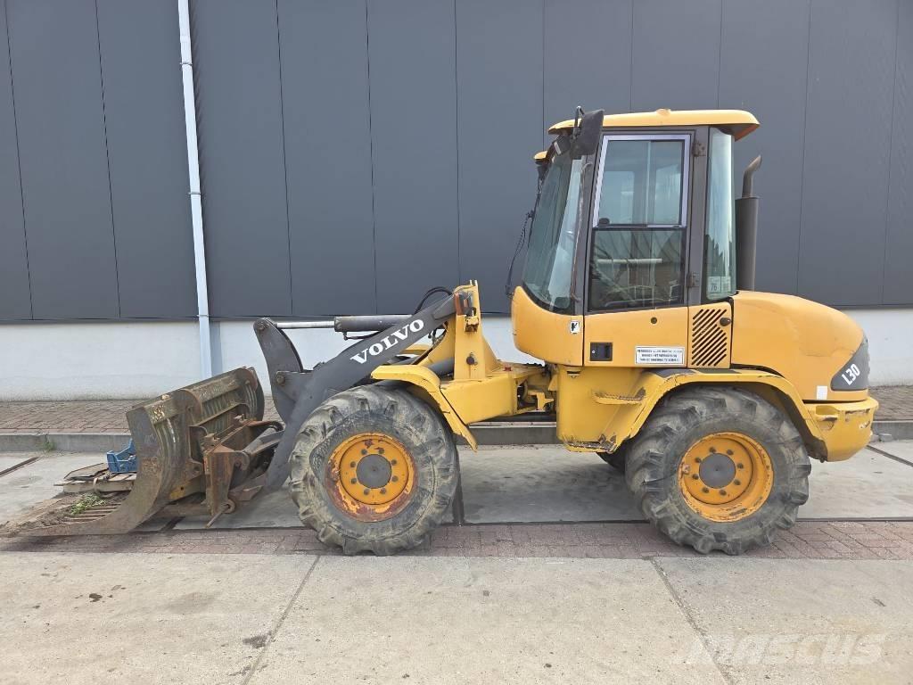 Volvo L 30 B 轮式装载机