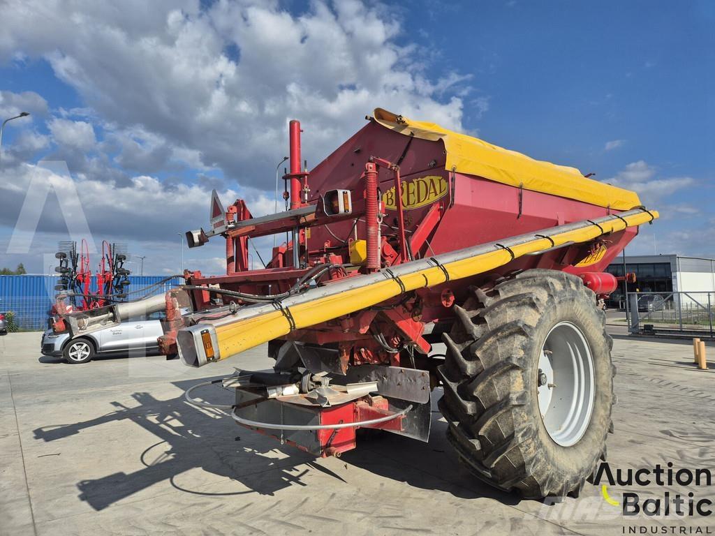 Bredal K 105 矿物肥料撒播机