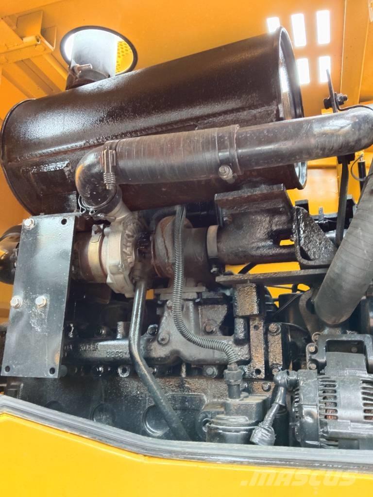 Komatsu WA 320-5 轮式装载机