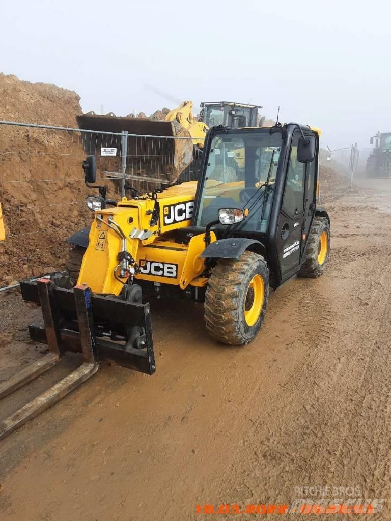 JCB 525-60 伸缩臂叉装车|叉装车