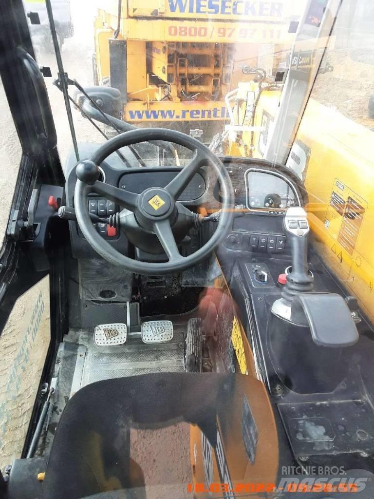 JCB 525-60 伸缩臂叉装车|叉装车