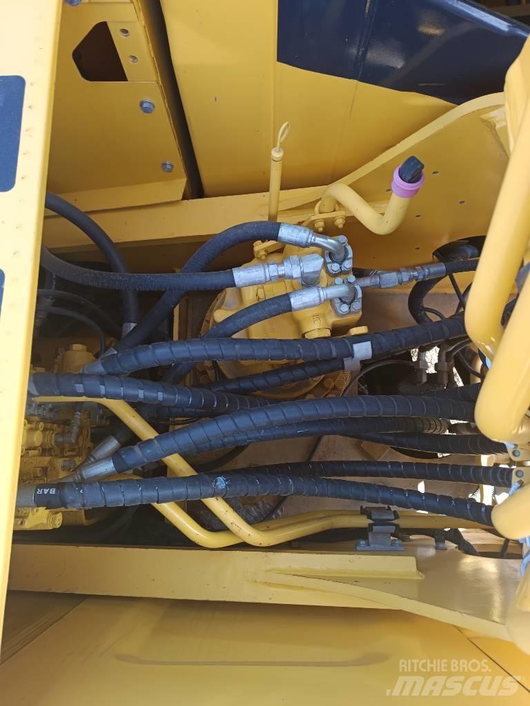 Komatsu PC 200 履带挖掘机