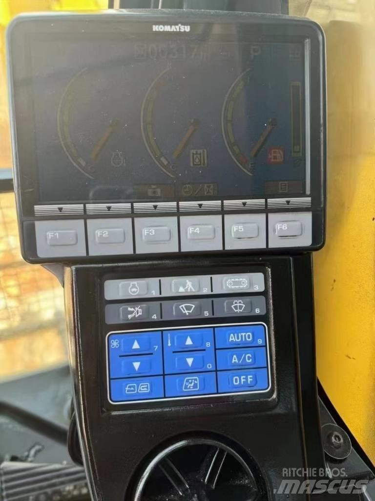 Komatsu 450LC-8 履带挖掘机