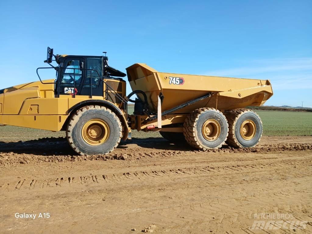 CAT 745 铰接式自卸车