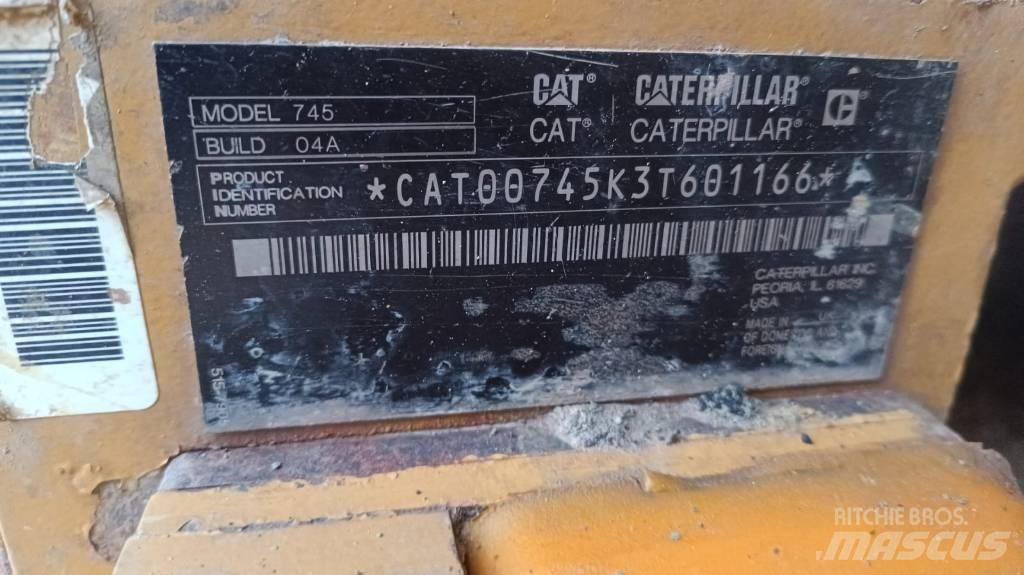 CAT 745 铰接式自卸车