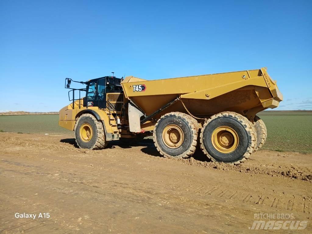CAT 745 铰接式自卸车