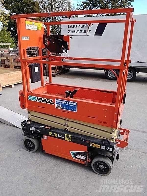 JLG ES 1330 L 剪叉式升降机