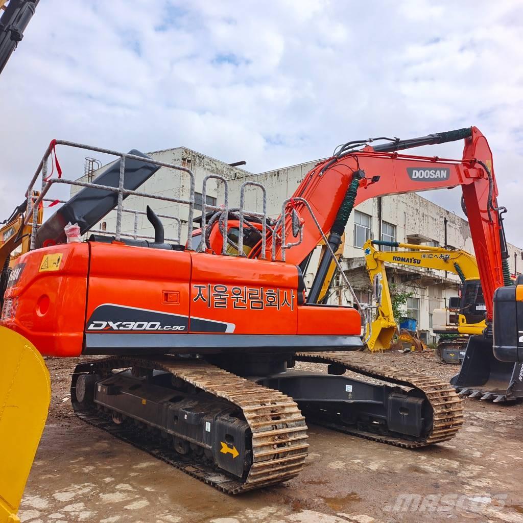 Doosan DX 300LC-9C 履带挖掘机
