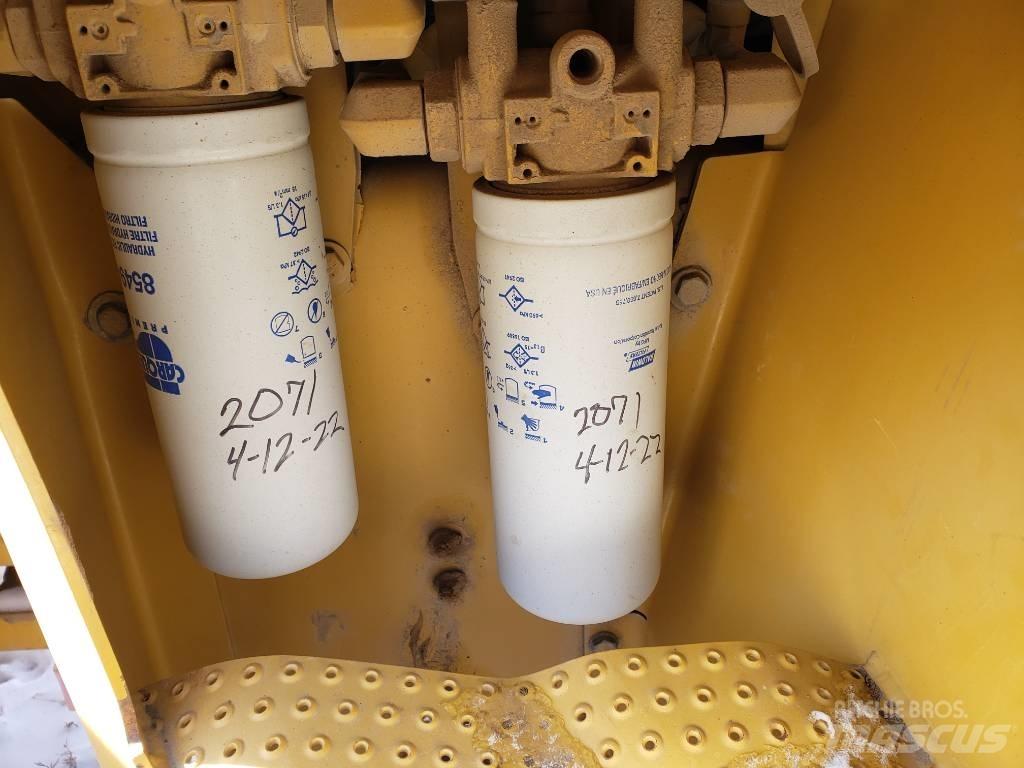 CAT CS-563E 单轮压路机
