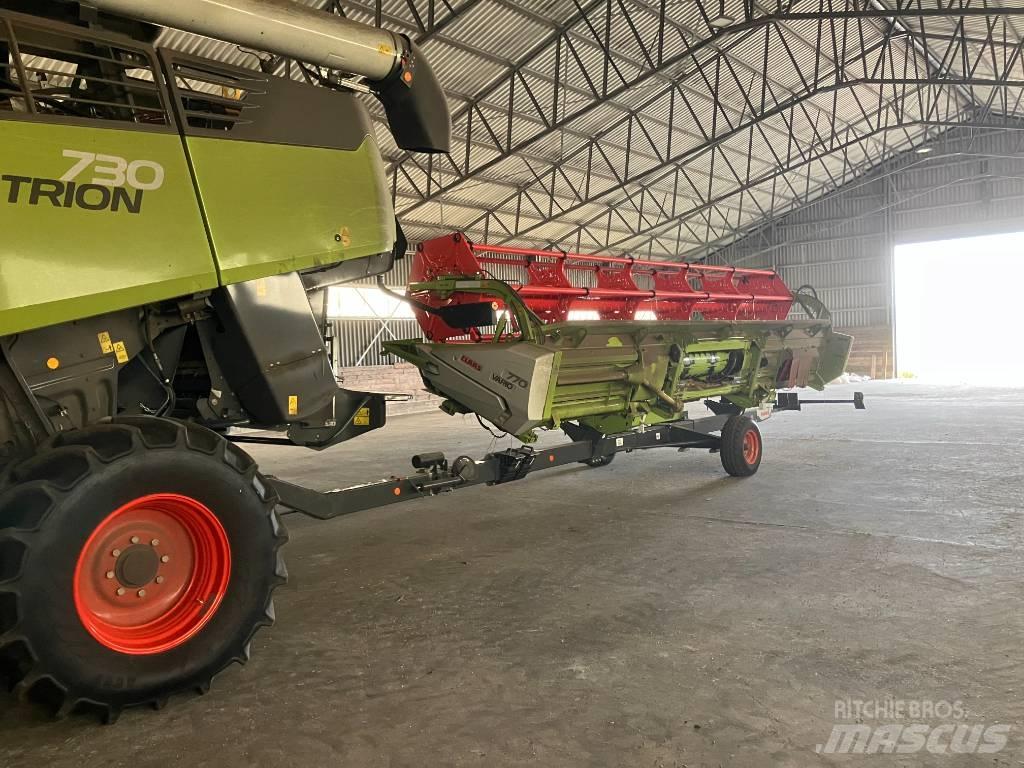 CLAAS Trion 730 联合收割机