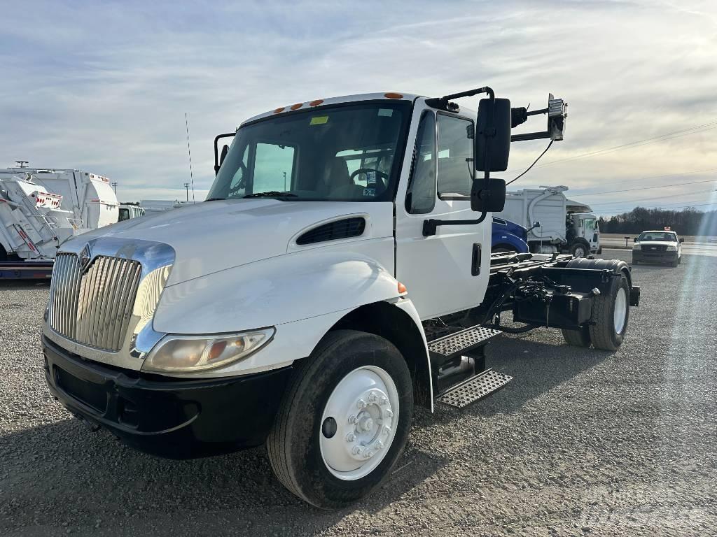 International 4400 垃圾车