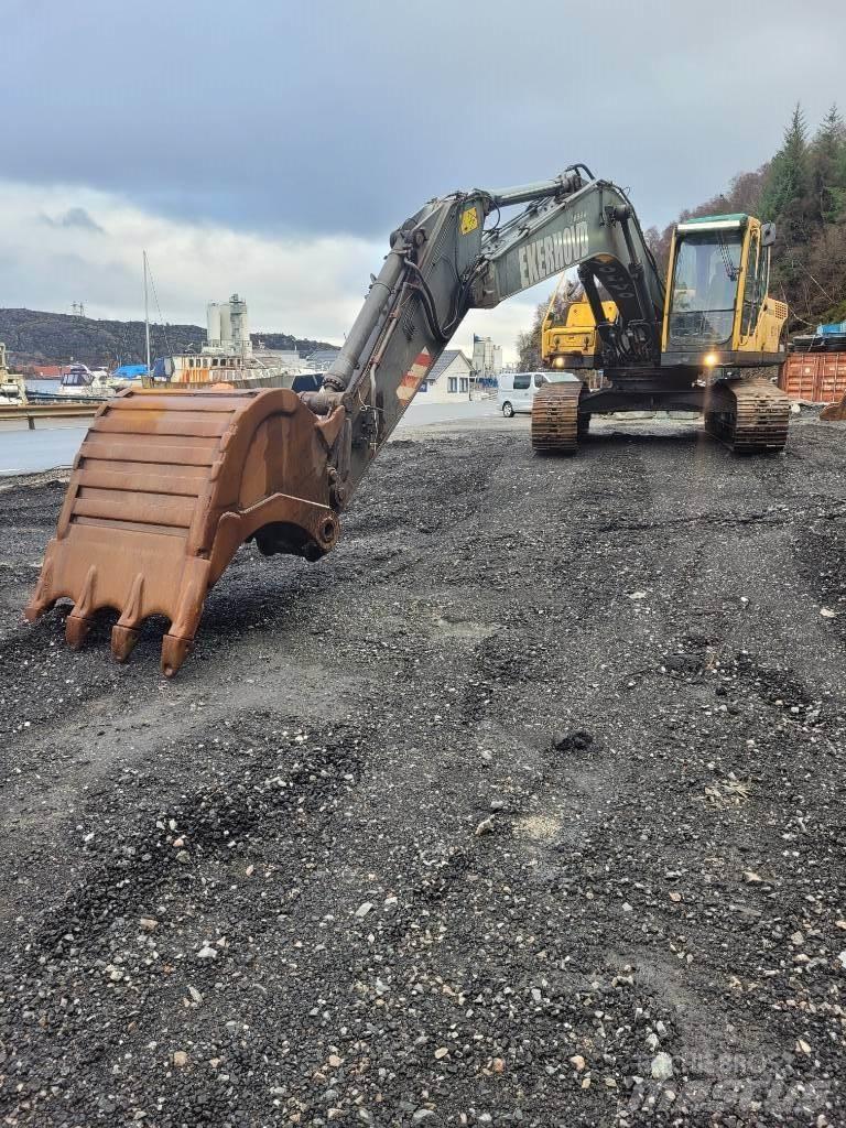 Volvo EC 240 履带挖掘机