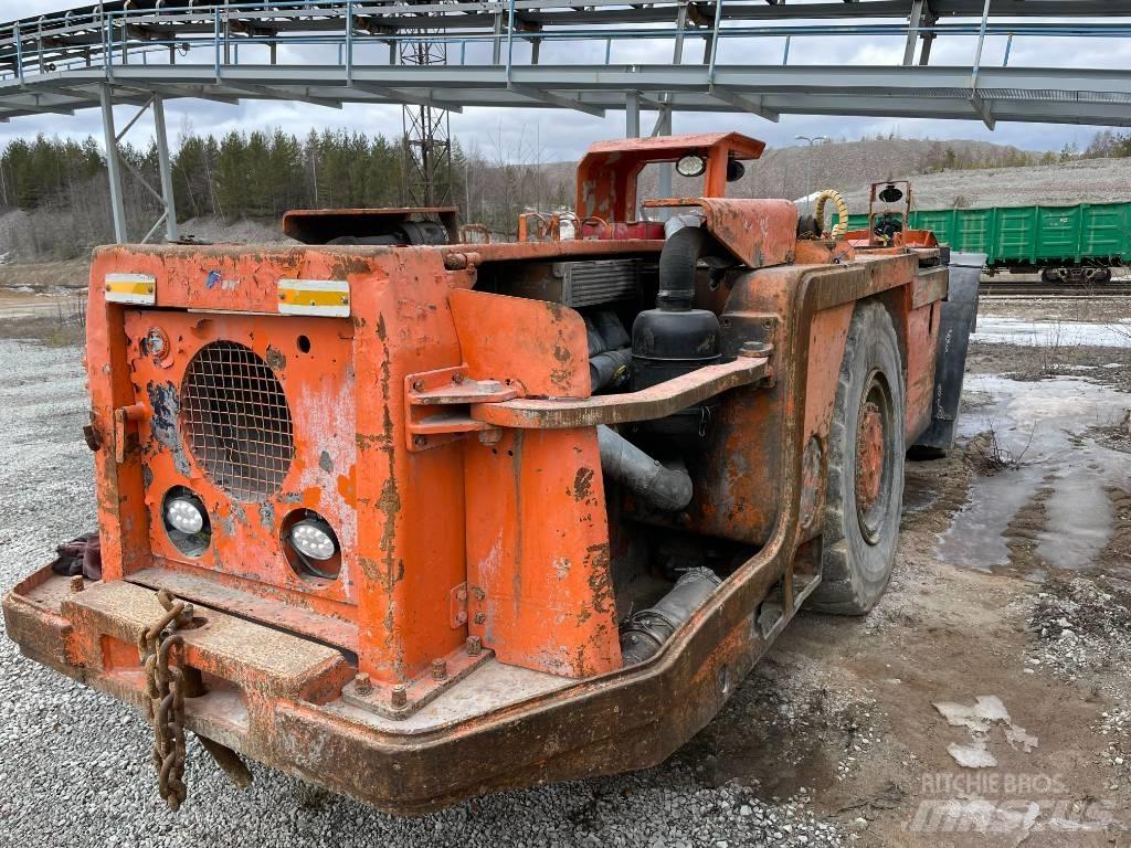 Sandvik Toro 301 地下装载机