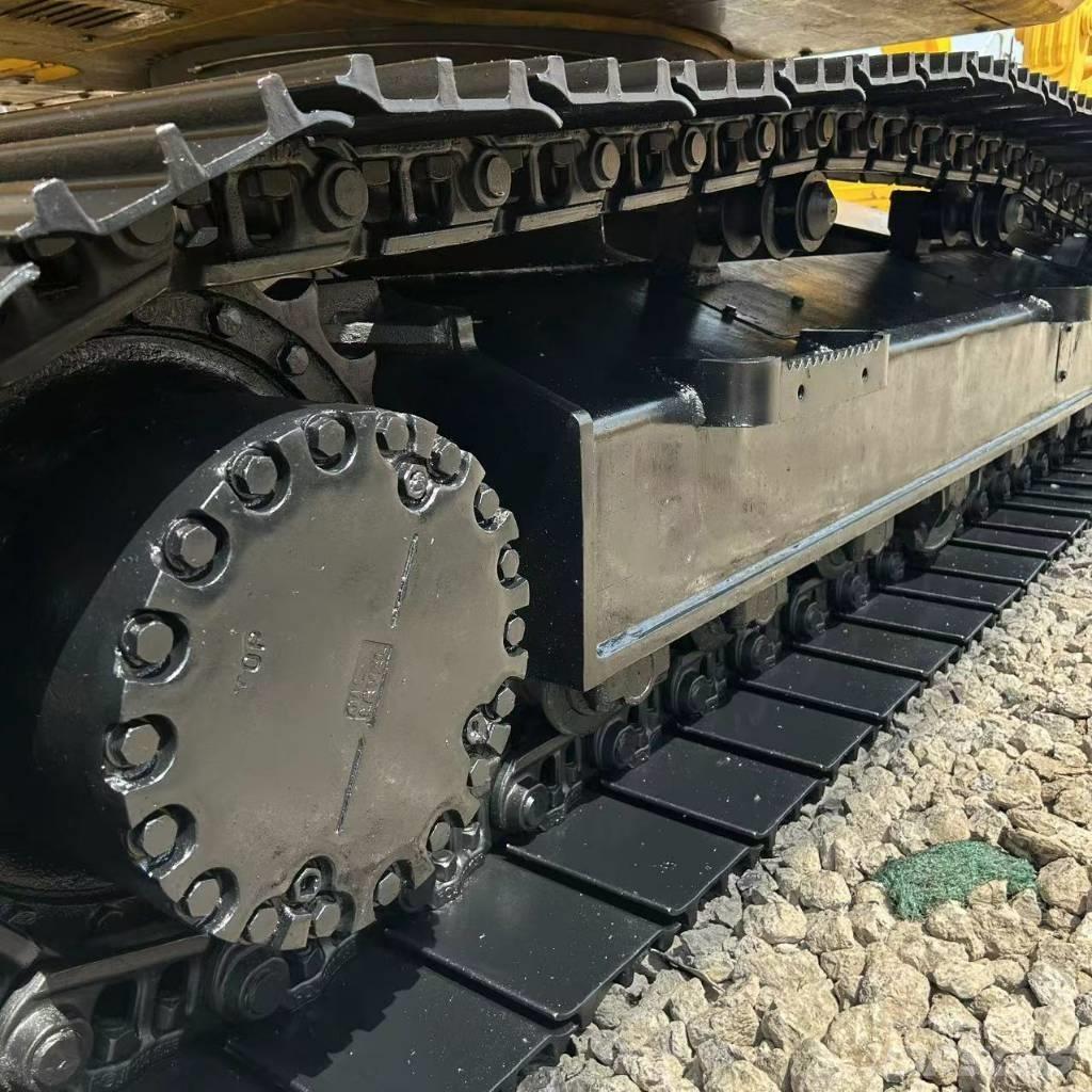Komatsu PC 200-8 履带挖掘机