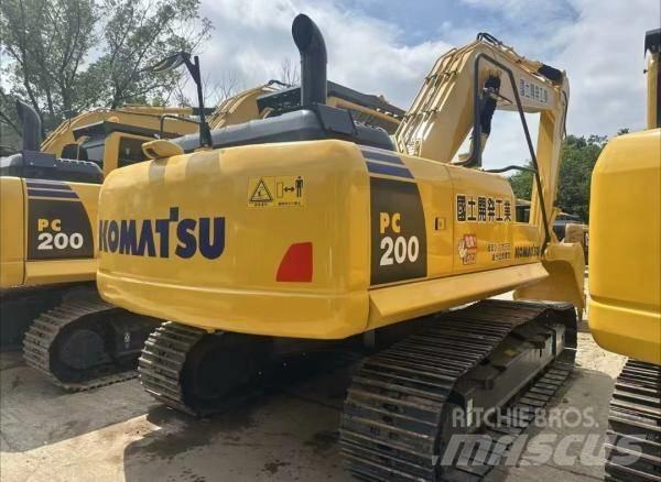 Komatsu PC 200 中型挖掘机