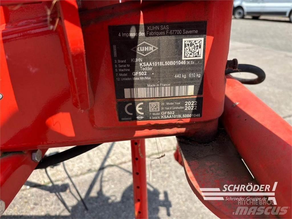 Kuhn GF 502 犁耙和摊草机