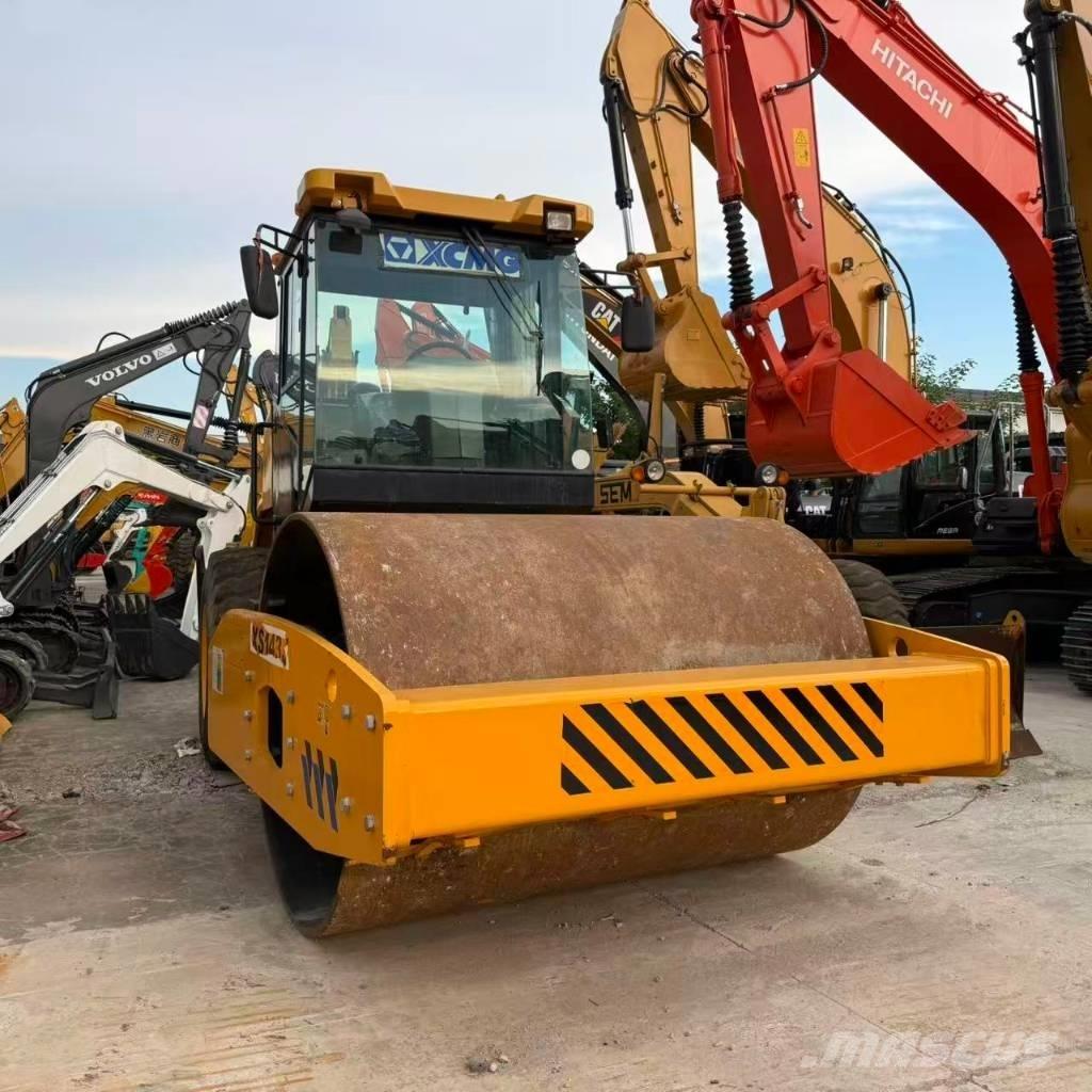 XCMG XS143J 单轮压路机