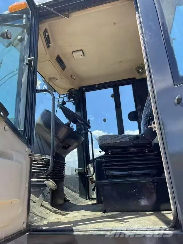 XCMG XS223J 单轮压路机